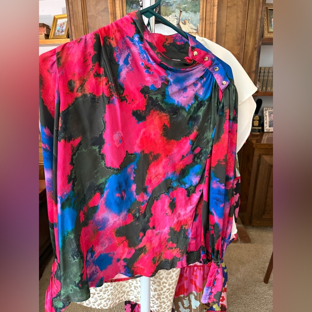 CROSBY by Mollie Burch Colorful Abstract Top
